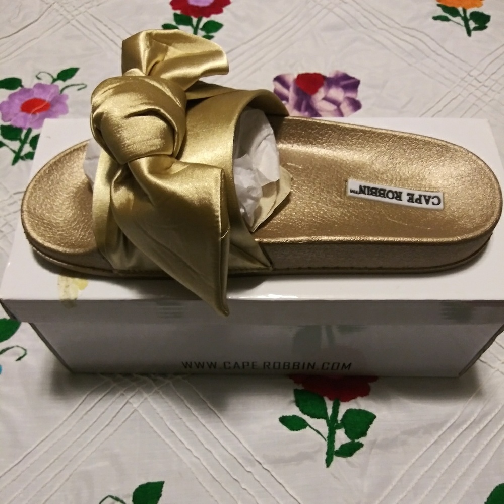 Women Slide-In Sandals - Picture 2 of 4